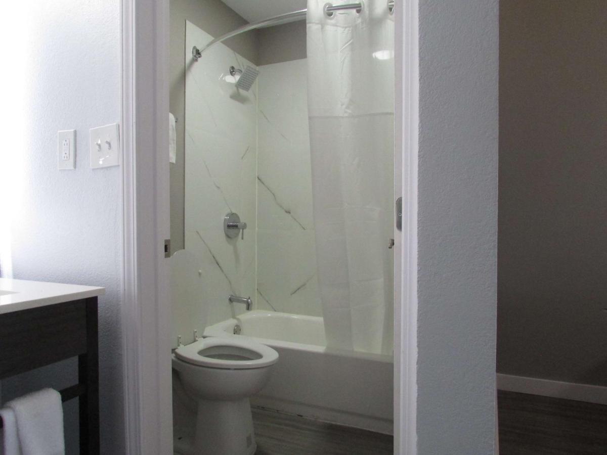 Motel 6 Brookhaven, Ms Экстерьер фото